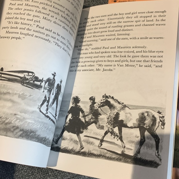 Marguerite Henry | Vintage Boxed Book Set of 3 Children’s Books | EUC - Picture 8 of 8